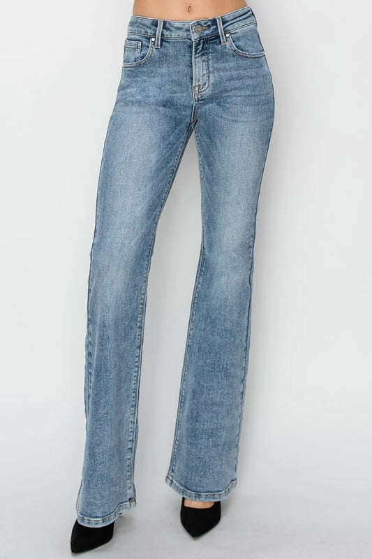Women’s mid-rise bootcut jeans in cotton blend – flattering fit, slight flare, versatile casual or dressy denim
